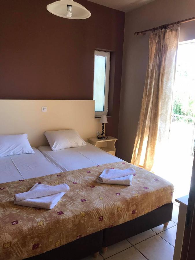 Kydoni Apartments And Studios Agia Marina  Bagian luar foto