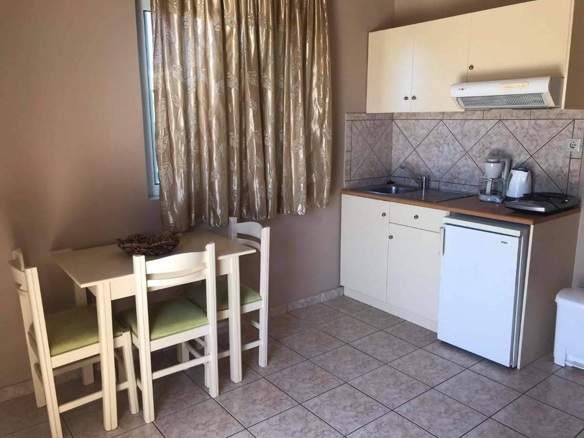Kydoni Apartments And Studios Agia Marina  Bagian luar foto