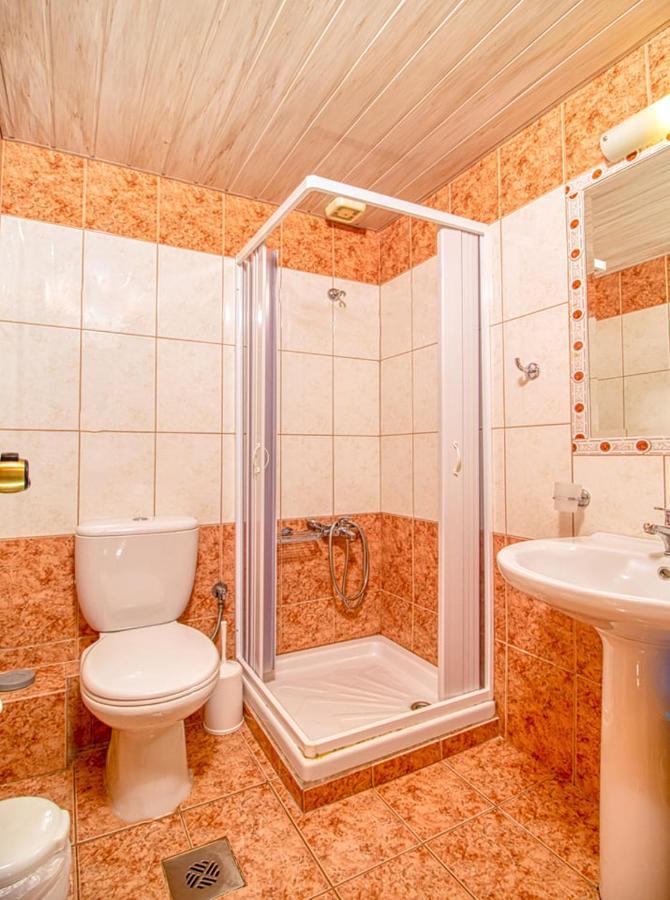 Kydoni Apartments And Studios Agia Marina  Bagian luar foto