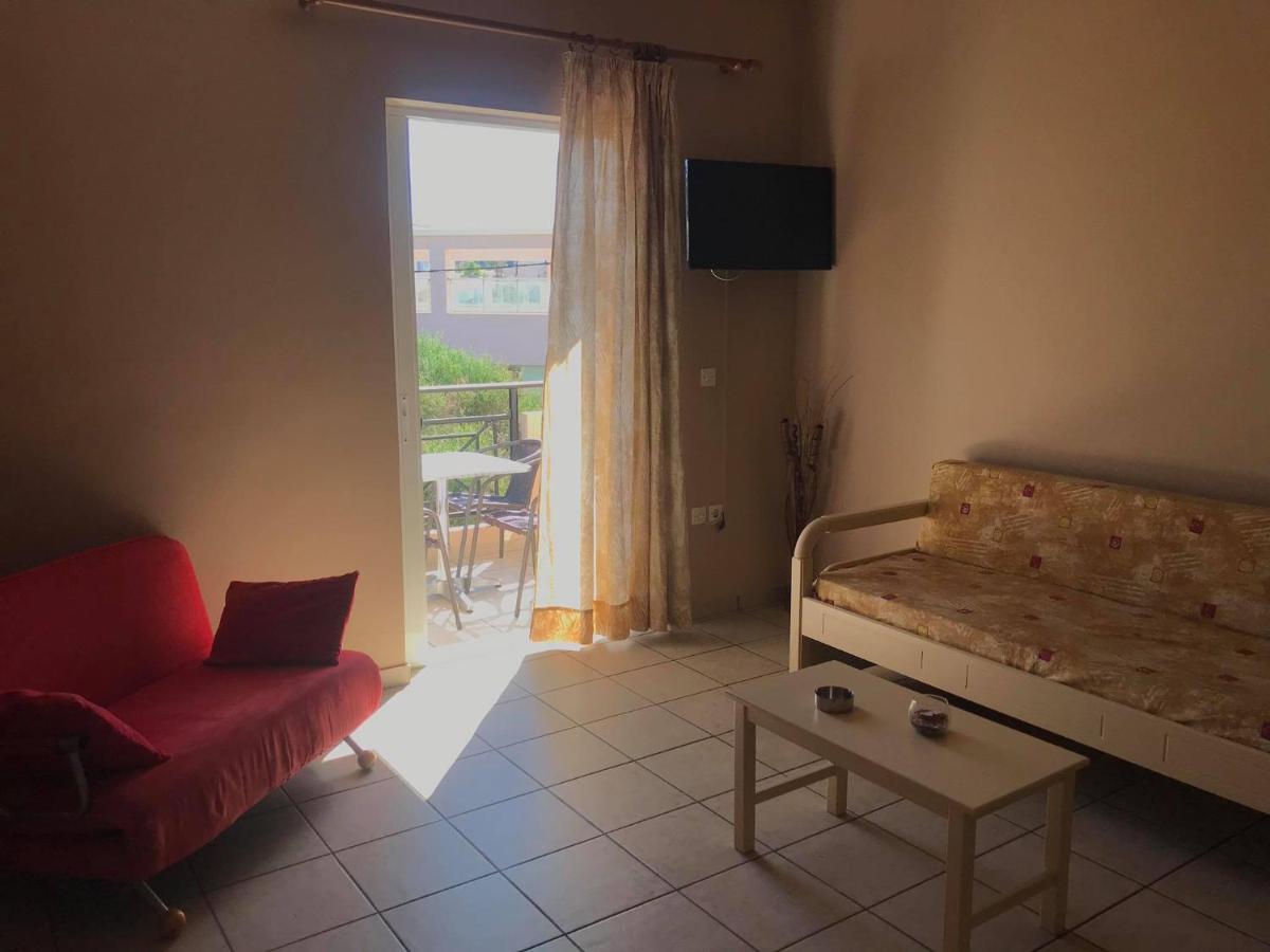Kydoni Apartments And Studios Agia Marina  Bagian luar foto