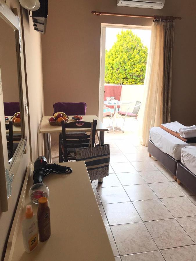 Kydoni Apartments And Studios Agia Marina  Bagian luar foto